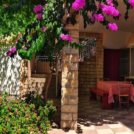 Apartmani Leon Biograd Na Moru Eksteriør billede