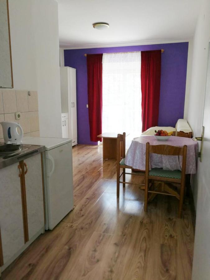 Apartmani Leon Biograd Na Moru Eksteriør billede
