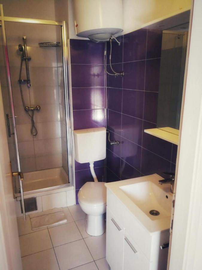 Apartmani Leon Biograd Na Moru Eksteriør billede