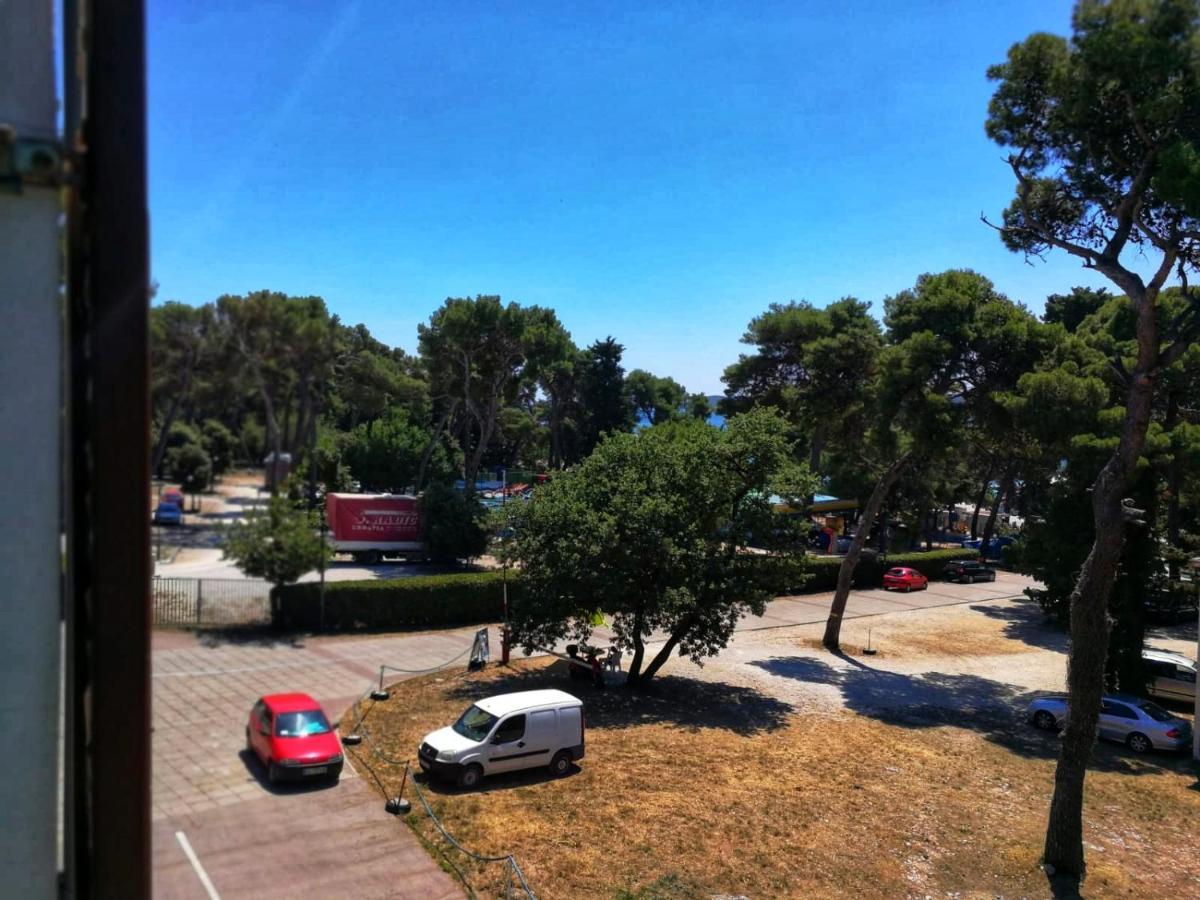 Apartmani Leon Biograd Na Moru Eksteriør billede
