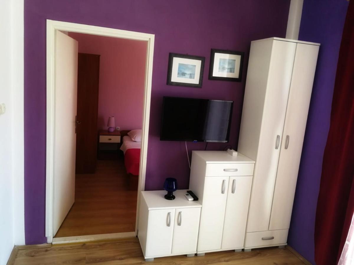 Apartmani Leon Biograd Na Moru Eksteriør billede