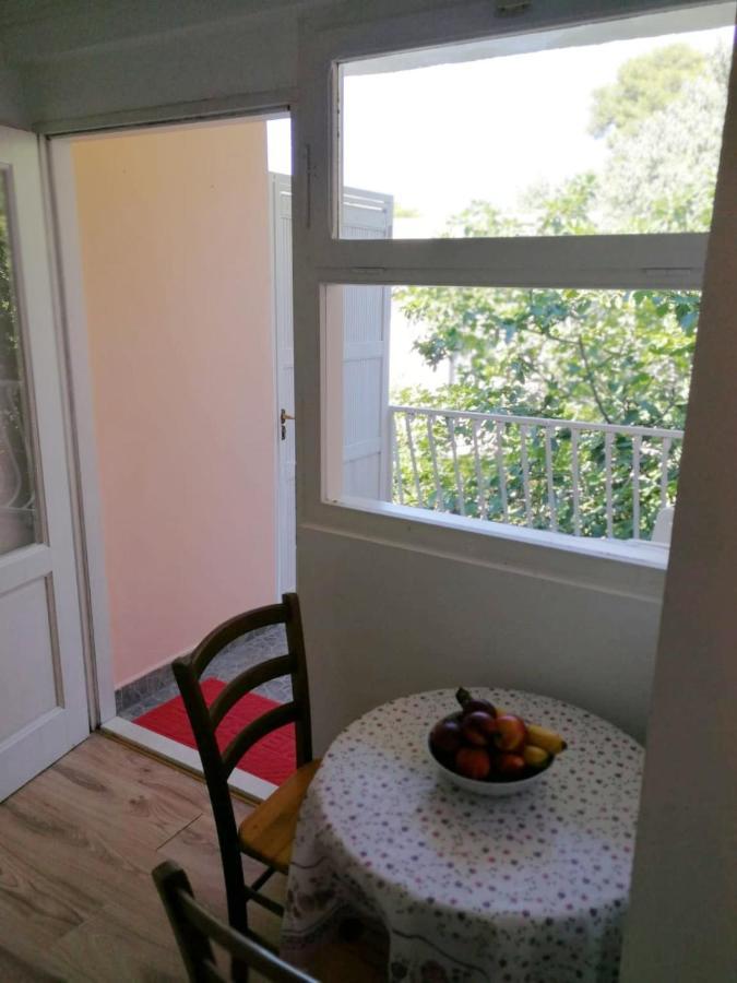 Apartmani Leon Biograd Na Moru Eksteriør billede