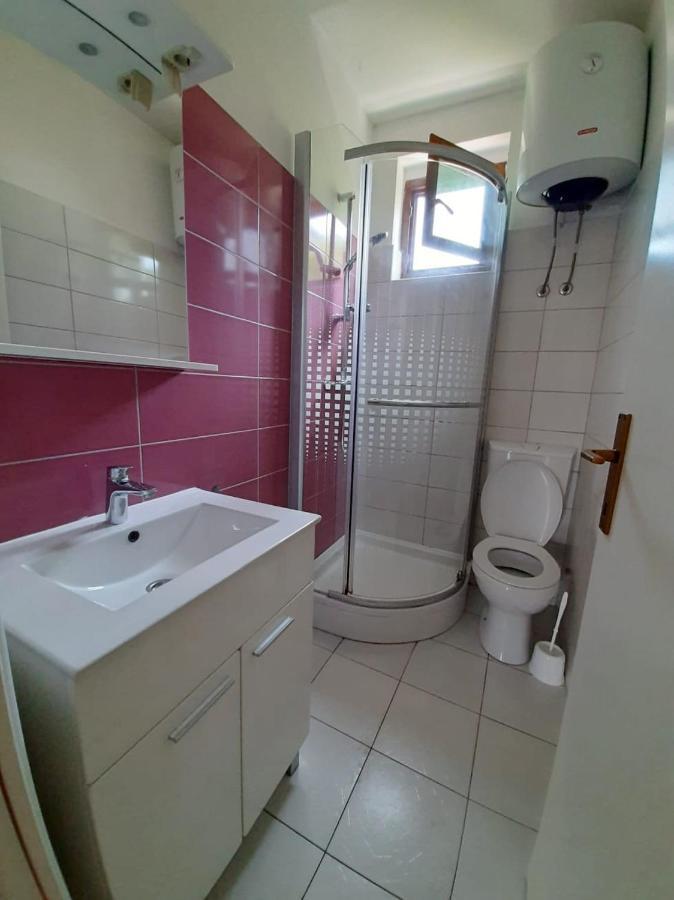 Apartmani Leon Biograd Na Moru Eksteriør billede