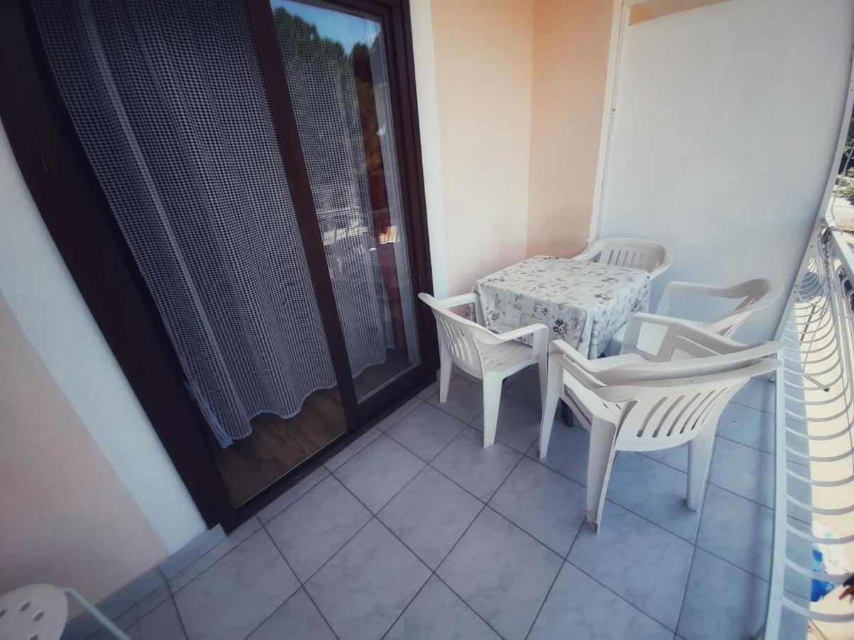 Apartmani Leon Biograd Na Moru Eksteriør billede