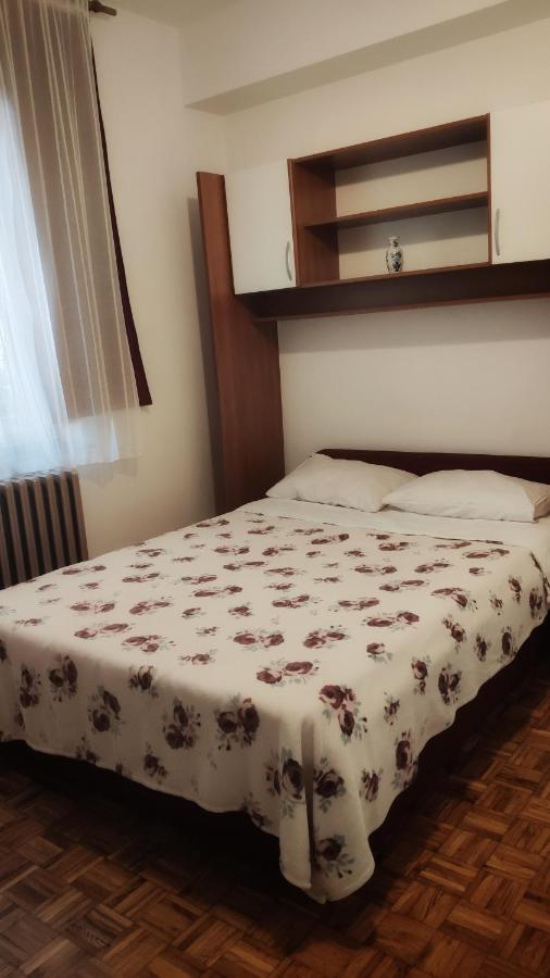 Apartmani Leon Biograd Na Moru Eksteriør billede