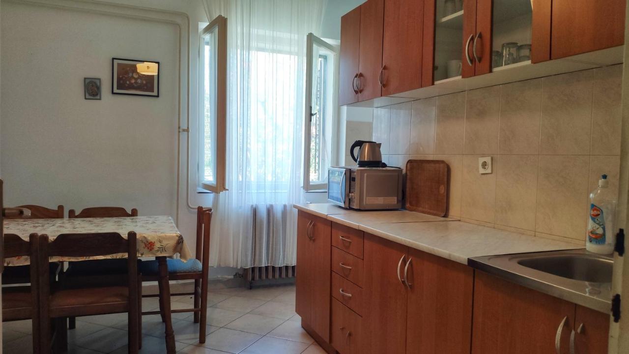 Apartmani Leon Biograd Na Moru Eksteriør billede