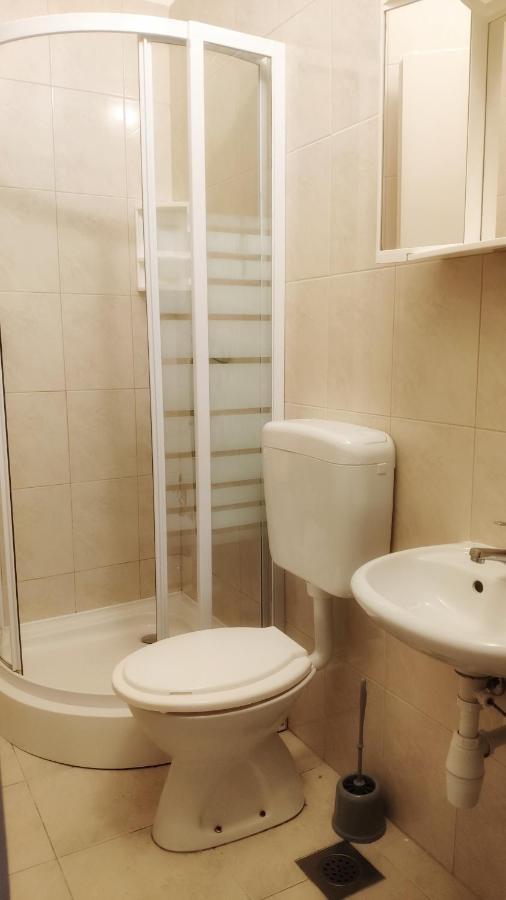 Apartmani Leon Biograd Na Moru Eksteriør billede