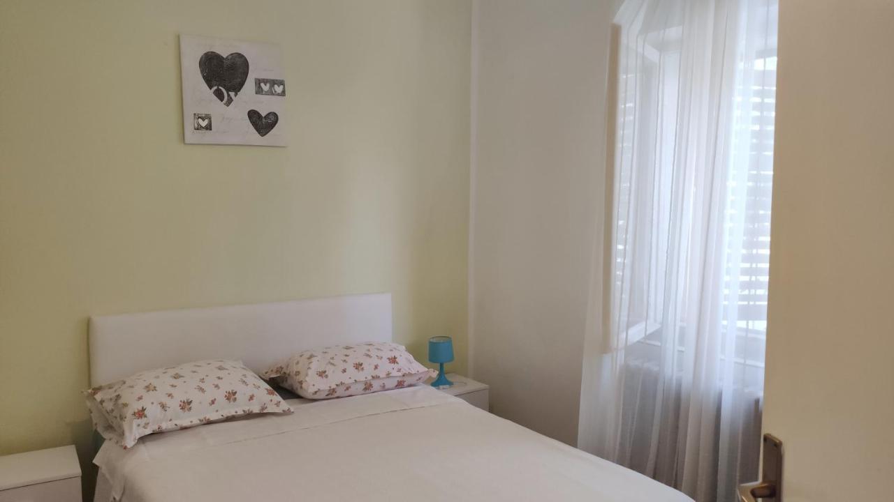 Apartmani Leon Biograd Na Moru Eksteriør billede