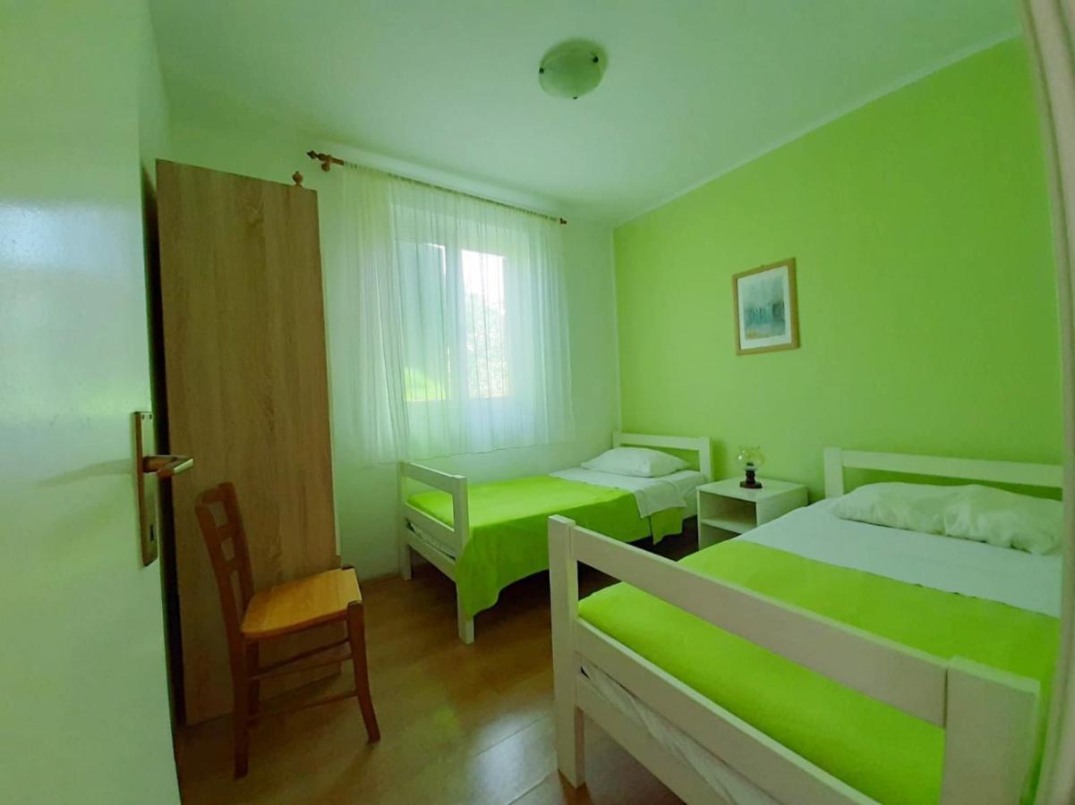Apartmani Leon Biograd Na Moru Eksteriør billede