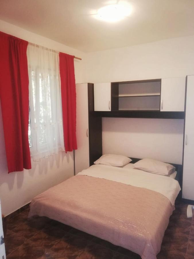 Apartmani Leon Biograd Na Moru Eksteriør billede