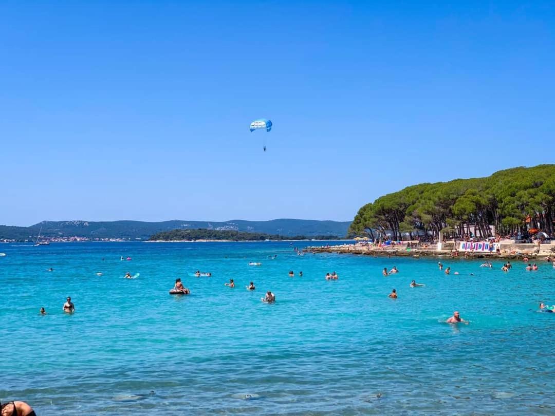 Apartmani Leon Biograd Na Moru Eksteriør billede