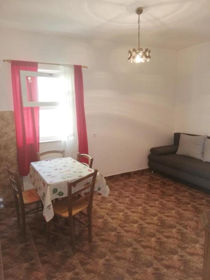 Apartmani Leon Biograd Na Moru Eksteriør billede