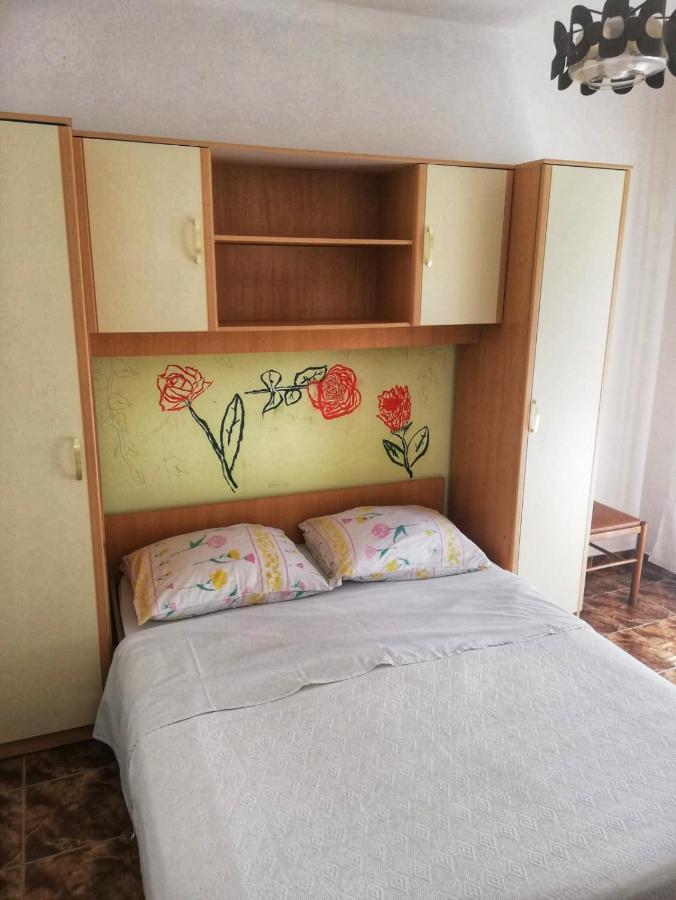 Apartmani Leon Biograd Na Moru Eksteriør billede