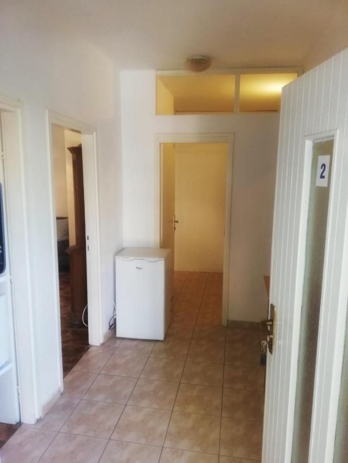 Apartmani Leon Biograd Na Moru Eksteriør billede